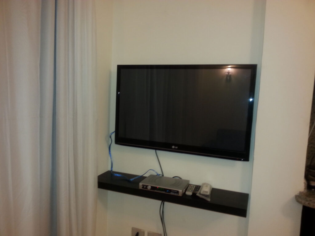 long term rental sunterra E311 LED-TV
